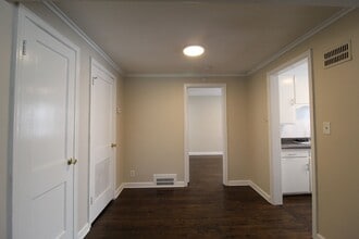 317 E 27th Ave in North Kansas City, MO - Building Photo - Building Photo