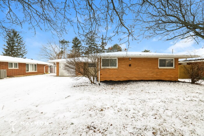 261 Bellaire Dr in Fairborn, OH - Building Photo