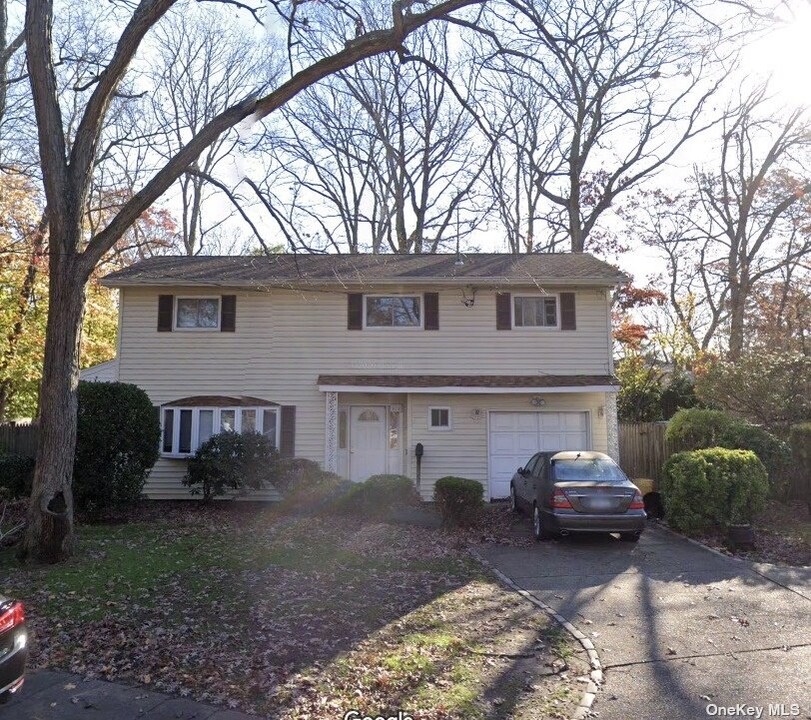 530 Melville Rd in Farmingdale, NY - Building Photo