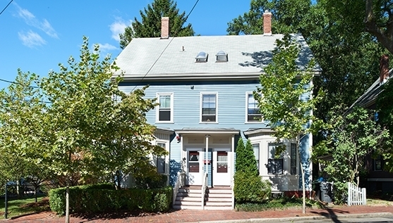 33-35 Banks St in Cambridge, MA - Foto de edificio