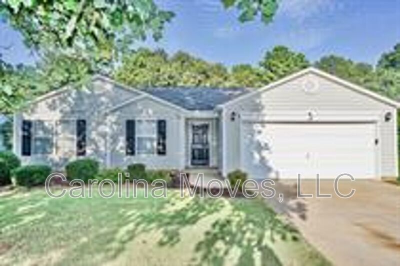 40 Reedy River Way in Greenville, SC - Foto de edificio