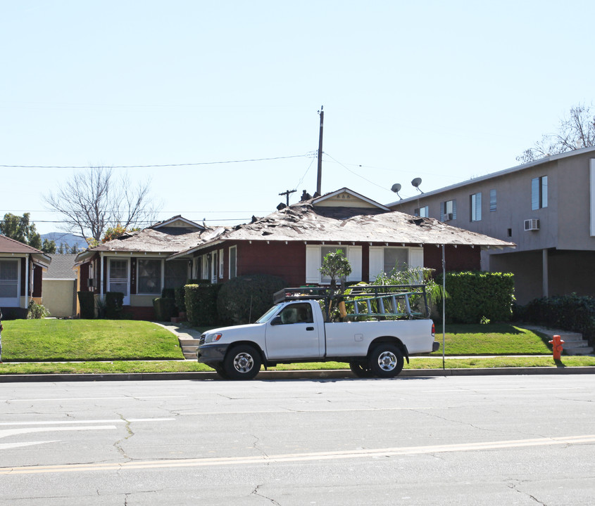 1114 W Victory Blvd in Burbank, CA - Building Photo