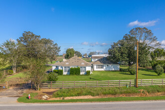 21379 US Highway 90 in Robertsdale, AL - Building Photo - Primary Photo