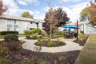 The Everette in Rocklin, CA - Building Photo - Building Photo