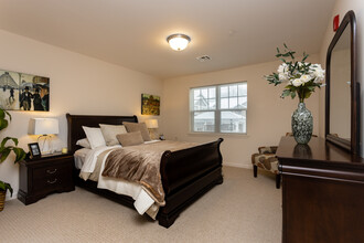 Summit at Glenwyck in Schenectady, NY - Building Photo - Interior Photo