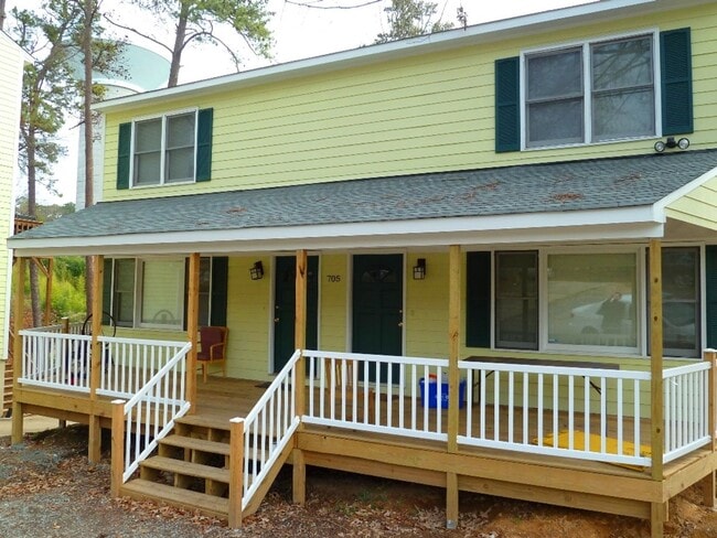 705 Edwards St in Chapel Hill, NC - Building Photo - Building Photo