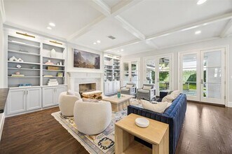 6435 Glenrose Ct in Dallas, TX - Building Photo - Building Photo