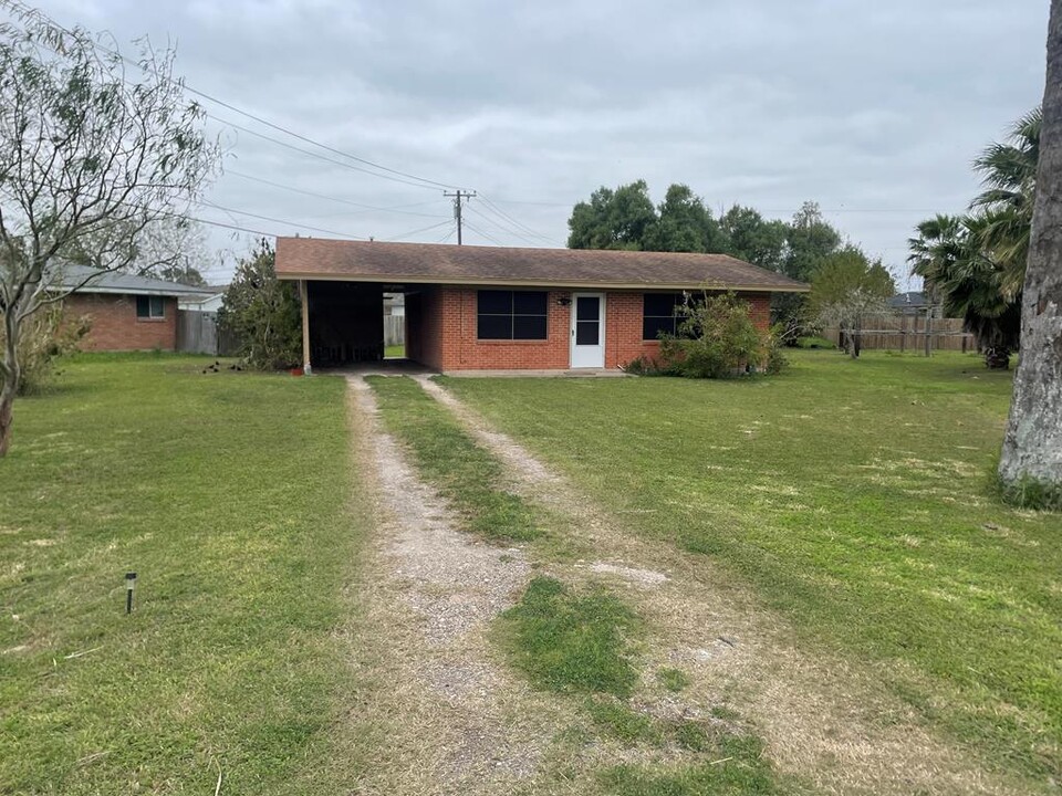 427 David Cuervo St in Laguna Vista, TX - Foto de edificio
