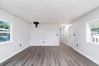 10601 N Horseshoe Bend Rd in Boise, ID - Building Photo - Building Photo