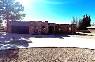 17001 Darrington Rd in Horizon City, TX - Building Photo - Building Photo