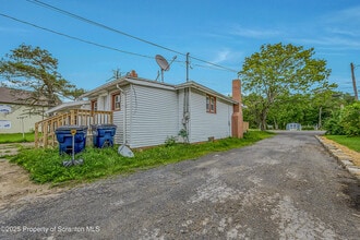 664 Laurel Dr in Tobyhanna, PA - Building Photo - Building Photo