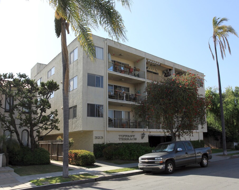 Tiffany Terrace in Long Beach, CA - Foto de edificio