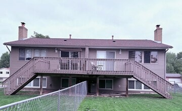 4551 Scott Trl in Eagan, MN - Foto de edificio - Building Photo