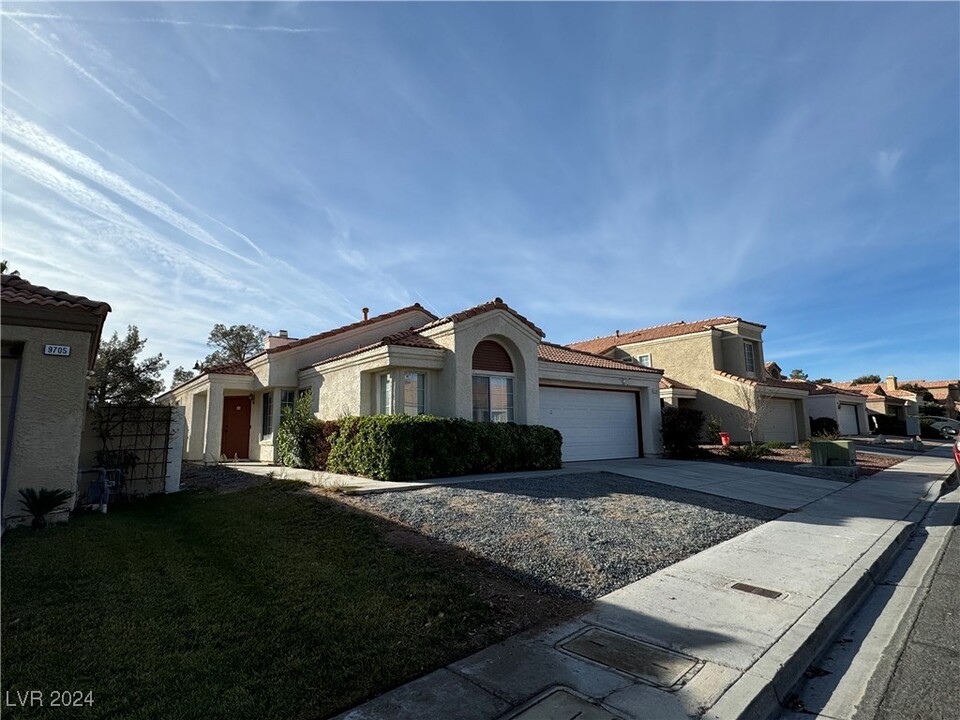 9709 Horizon Hills Dr in Las Vegas, NV - Building Photo