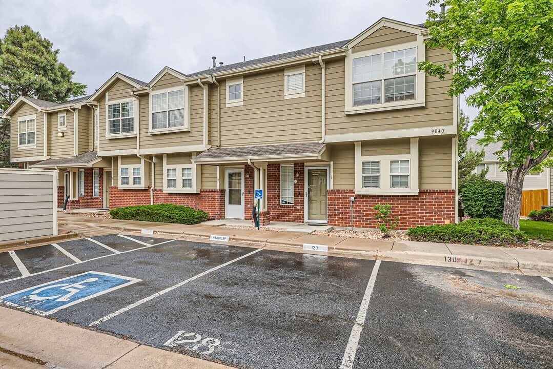 9040 Gale Blvd in Thornton, CO - Building Photo