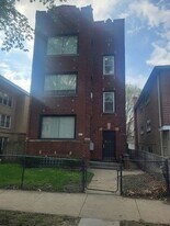 7918 S Essex Ave, Unit 3 in Chicago, IL - Building Photo