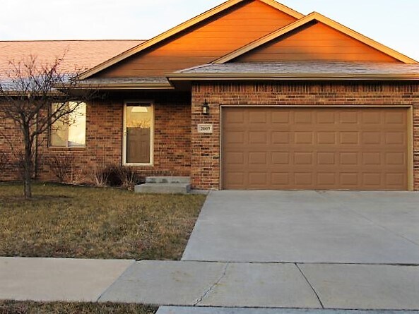 2003 N Springbrook St in Andover, KS - Building Photo