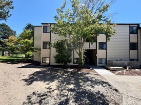 303 Gage Blvd in Richland, WA - Building Photo