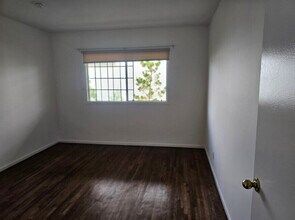 1536 S Orange Grove Ave in Los Angeles, CA - Building Photo - Building Photo