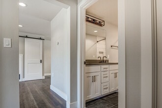2114 Tucker St in Dallas, TX - Building Photo - Building Photo