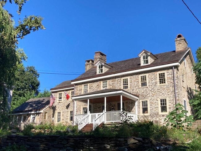 570 Mill Rd, Unit Harford Hall in Havertown, PA - Building Photo - Building Photo