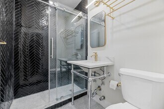 138 E 38th St in New York, NY - Building Photo - Building Photo