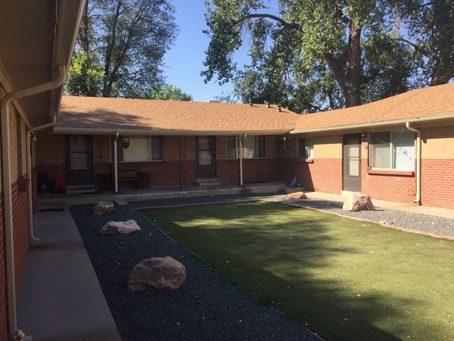 7520-7532 W 13th Ave in Lakewood, CO - Building Photo - Building Photo