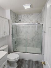 8000 Fairview Dr in Tamarac, FL - Building Photo - Building Photo