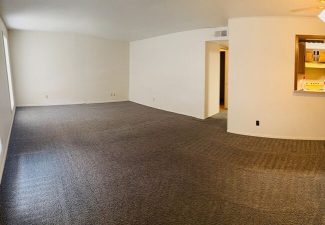 302 Palmwood Dr in Victoria, TX - Building Photo - Building Photo