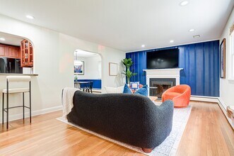 7 Carol Ln in Berwyn, PA - Building Photo - Building Photo