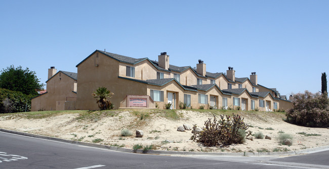 Plaza La Rosa in Apple Valley, CA - Building Photo - Building Photo