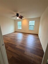 22807 Red Leo Ln in Spring, TX - Foto de edificio - Building Photo