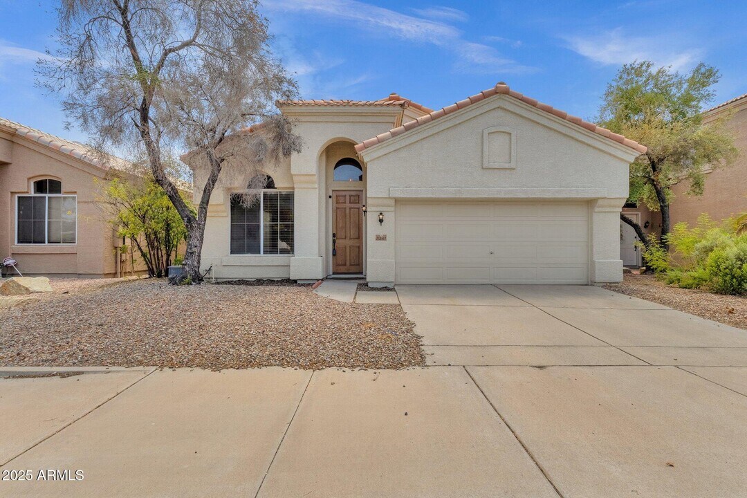 3261 W Ross Dr in Chandler, AZ - Building Photo