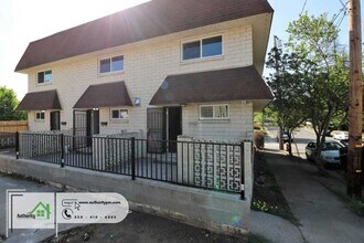 1105 Olive Ave-Unit -Unit 1 in Redding, CA - Building Photo - Building Photo