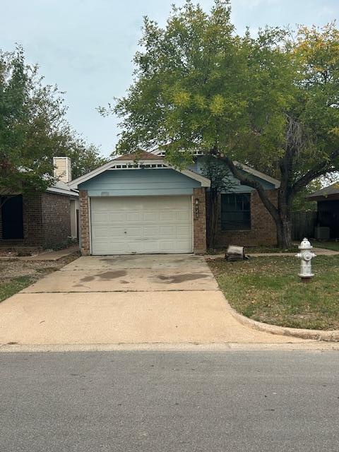 825 Mica Ln in Leander, TX - Building Photo - Building Photo