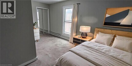 130 Brown St in Cambridge, ON - Building Photo - Building Photo