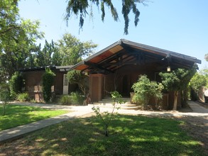 1185 E Orange Grove Blvd in Pasadena, CA - Building Photo - Building Photo