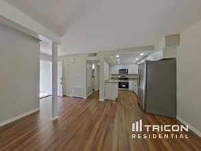 4011 Palm Dr in Leesburg, FL - Building Photo - Building Photo