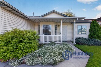 2424 S Bluegrass Dr in Nampa, ID - Building Photo - Building Photo