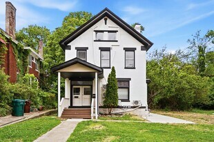 568 Hale Ave in Cincinnati, OH - Building Photo