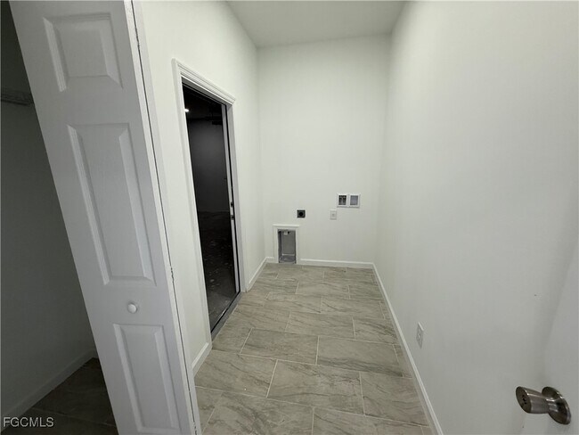 property at 1047 Hobart St