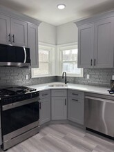 146 W 30th St in Bayonne, NJ - Foto de edificio - Building Photo
