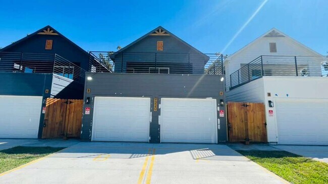 9320 Firnat St in Houston, TX - Building Photo - Building Photo