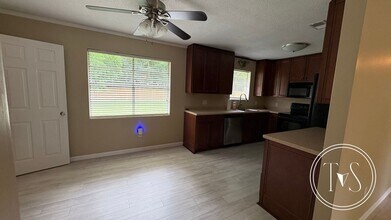 411 Rogers Rd in Hinesville, GA - Building Photo - Building Photo