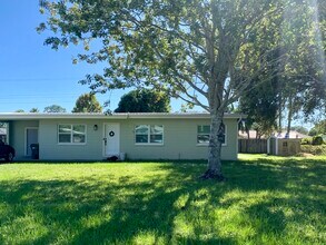 1011 Green Rd in Rockledge, FL - Building Photo - Building Photo