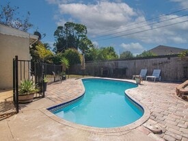 703 5th Pl SW in Vero Beach, FL - Building Photo