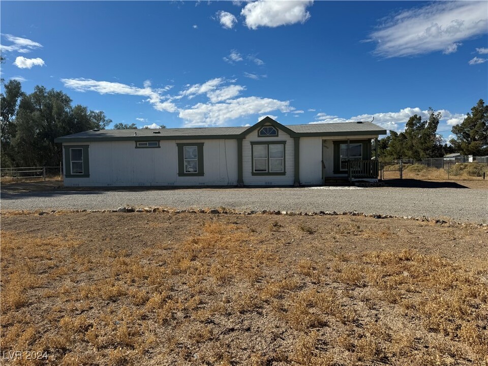 6450 Vicki Ann Rd in Pahrump, NV - Building Photo