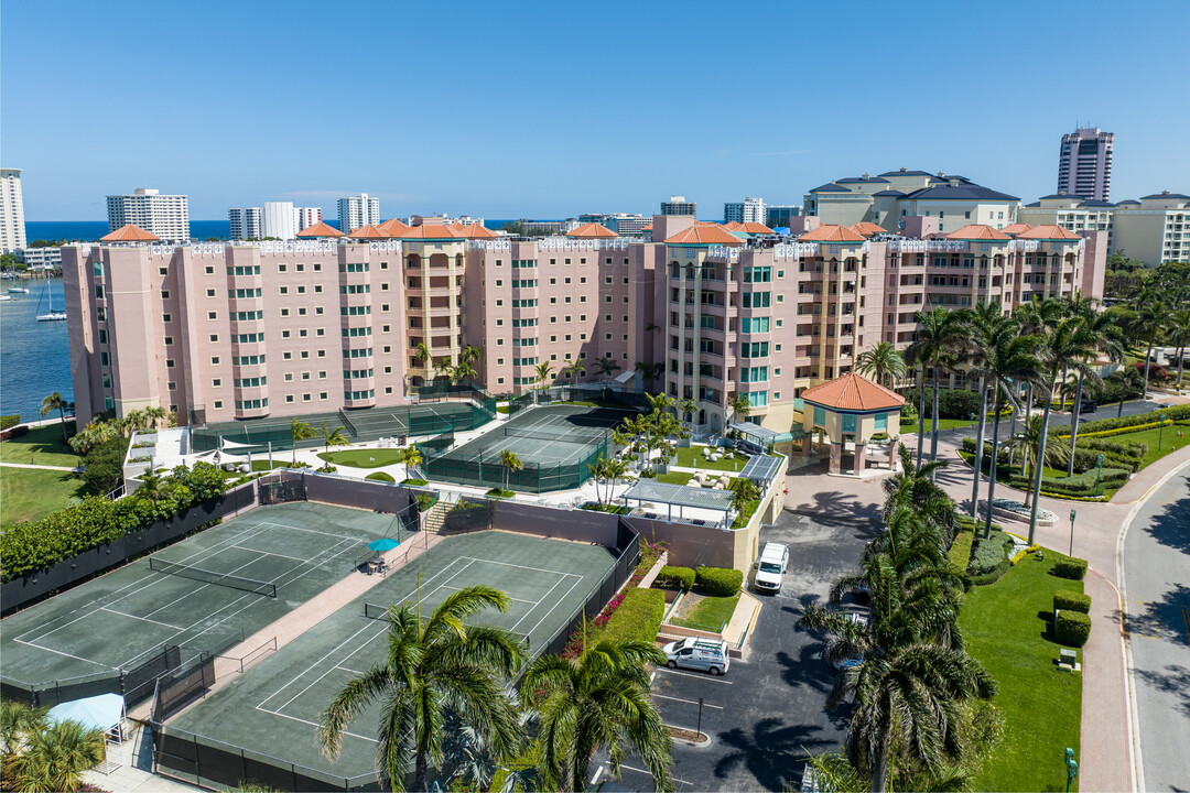 Mizner Tower in Boca Raton, FL - Foto de edificio