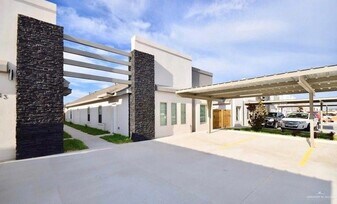 1713 W Garrison Dr, Unit 4 in Pharr, TX - Building Photo