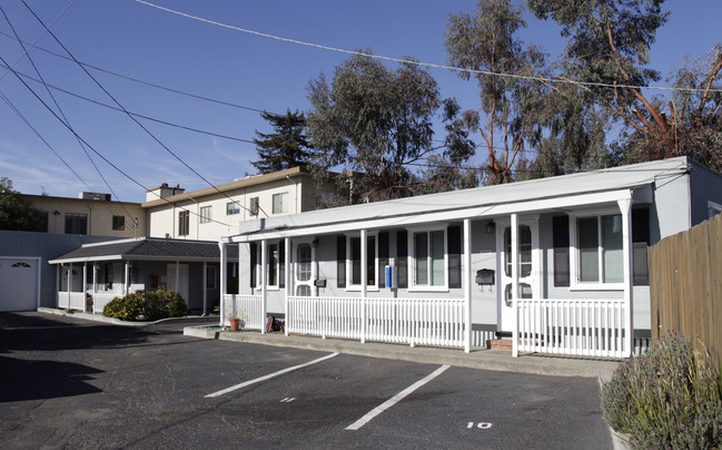 20535-20555 Wisteria St in Castro Valley, CA - Building Photo - Building Photo